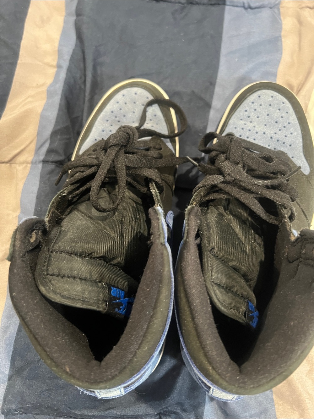 Nike mens High-Top Sneakers in Black and Blue